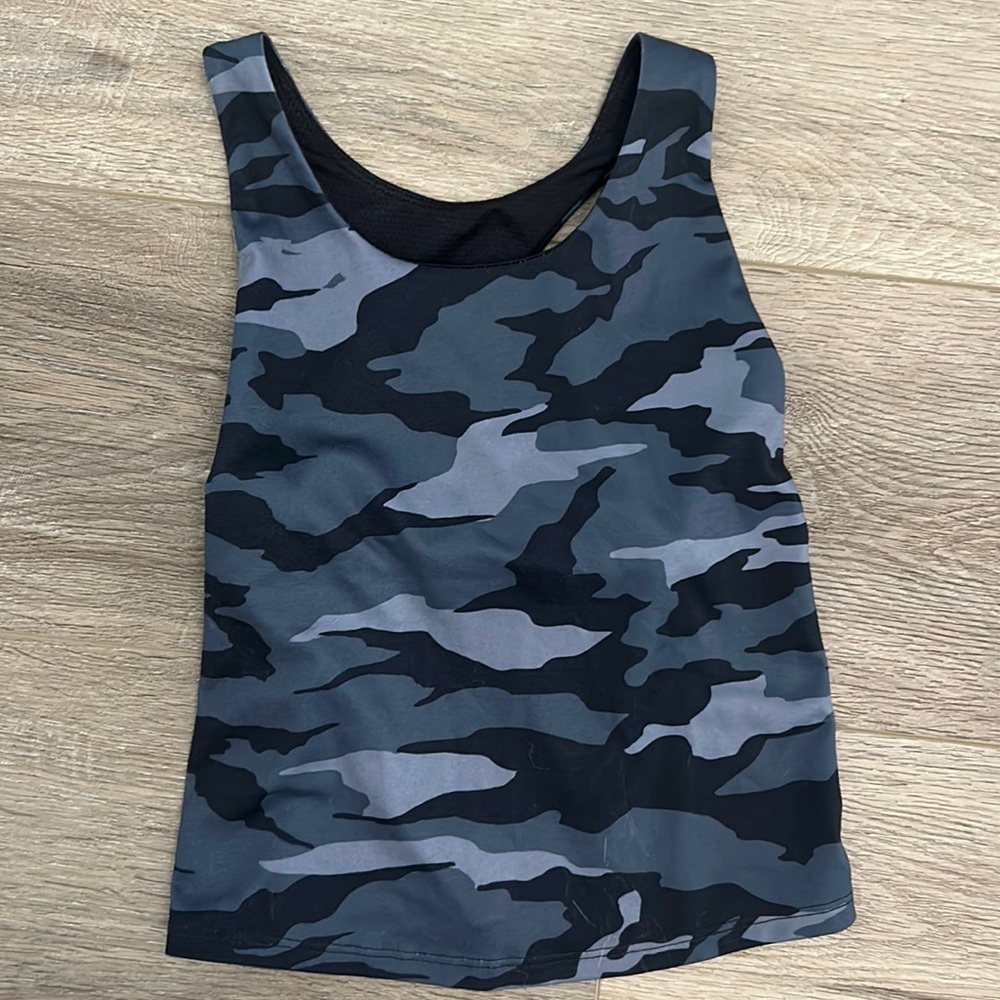 Girls camo athletic crop top
